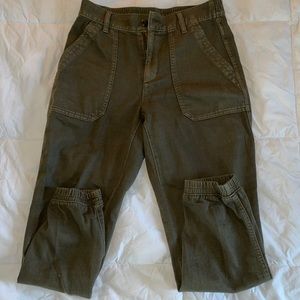 Gap olive cotton joggers